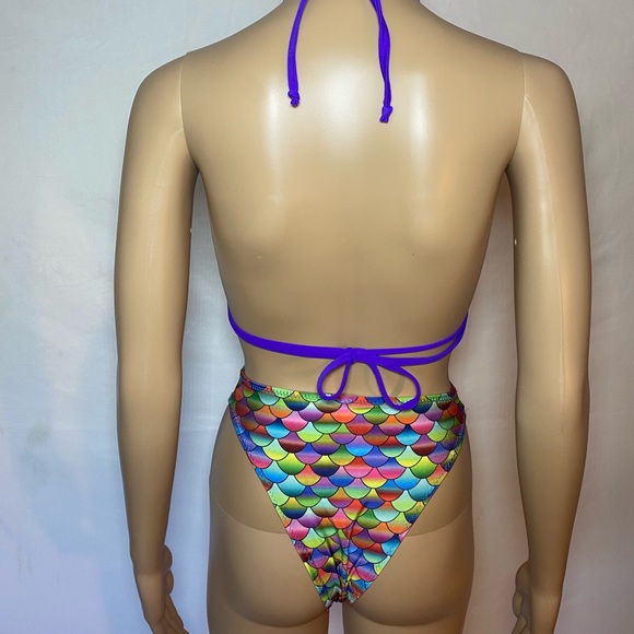 Triangle top and shorts - Picture 2 of 5